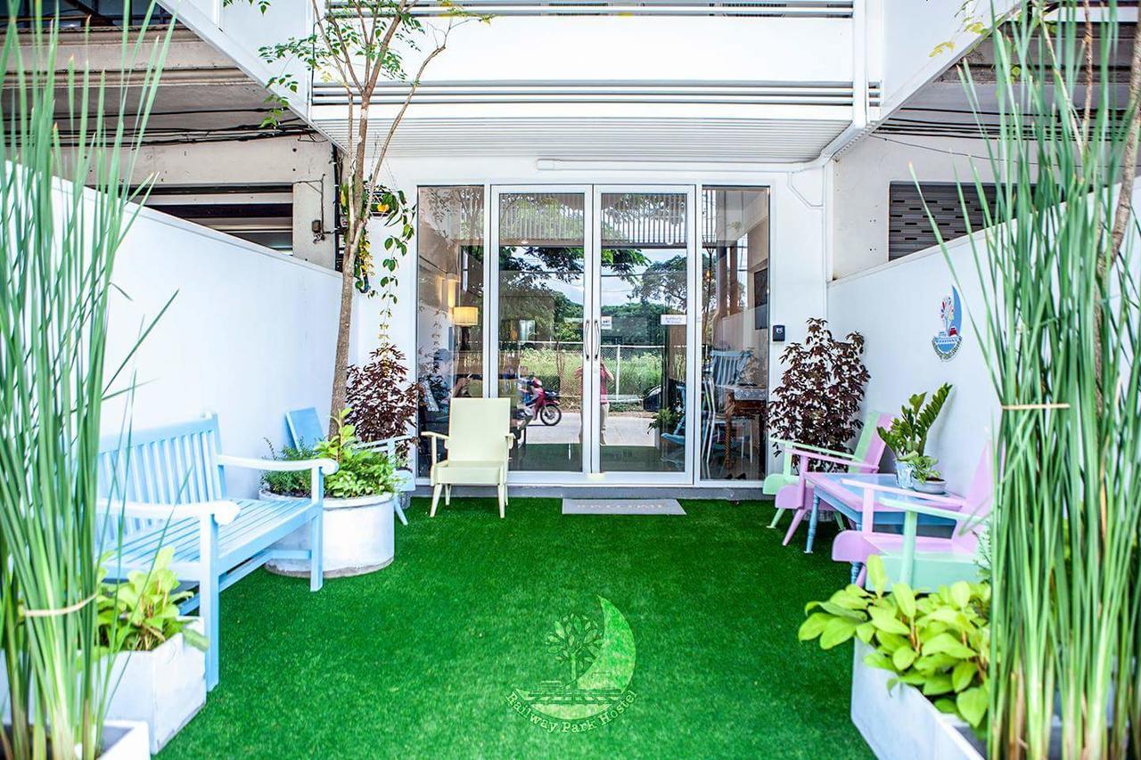 Railway Park Hostel Chiang Mai Exterior photo